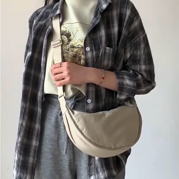 Chest Bag Nylon Casual Crossbody Bag for Women and Men Travel Shopping Bag - Picture 6 of 10